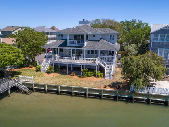 33 Henderson St W, Wrightsville Beach, NC 28480