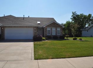 9728 Hart St, Saint John, IN 46373