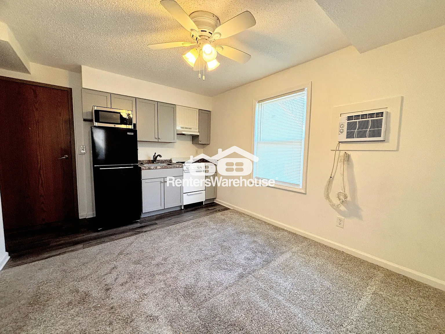 Adorable Studio Apartment for Rent — Photo 2