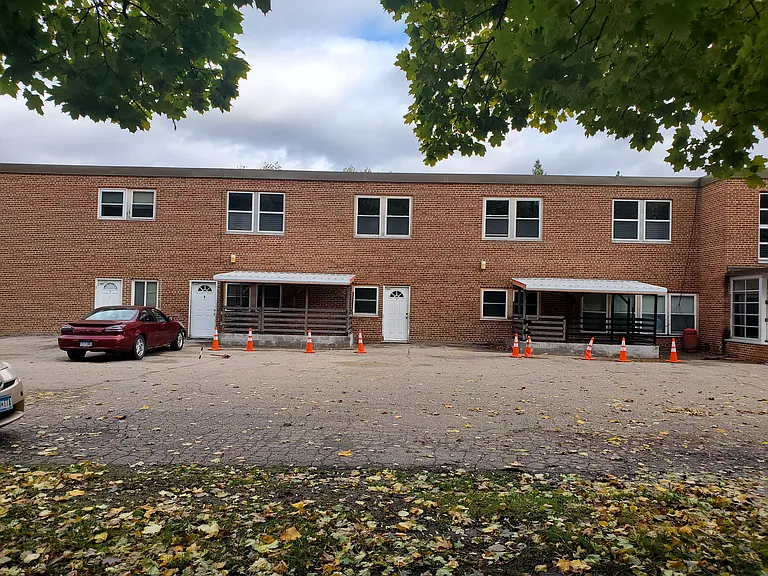 445 State Ave — Photo 2