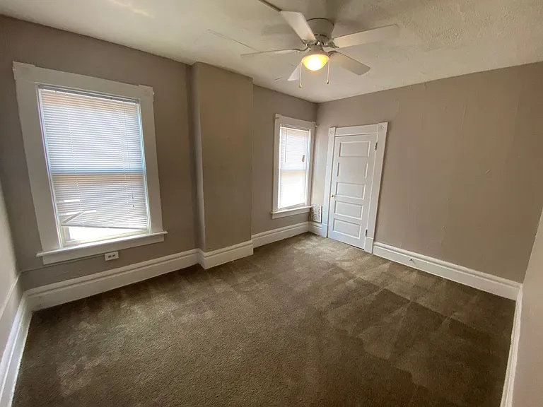 Hunter Ave 1444-1446 MLR (LH2) — Photo 7