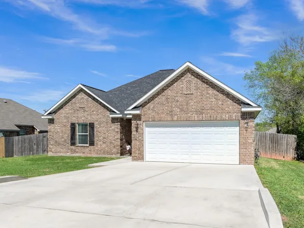 12426 Hackberry Dr, Willis, TX 77318