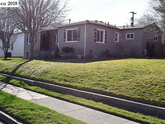 3rd image of 256 Parkdale Ave