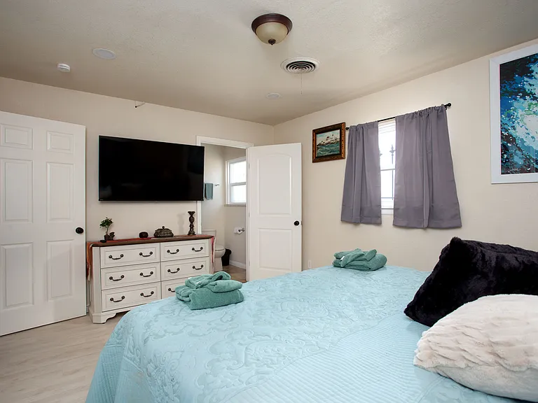 1815 S Eastern St #1 — Photo 6