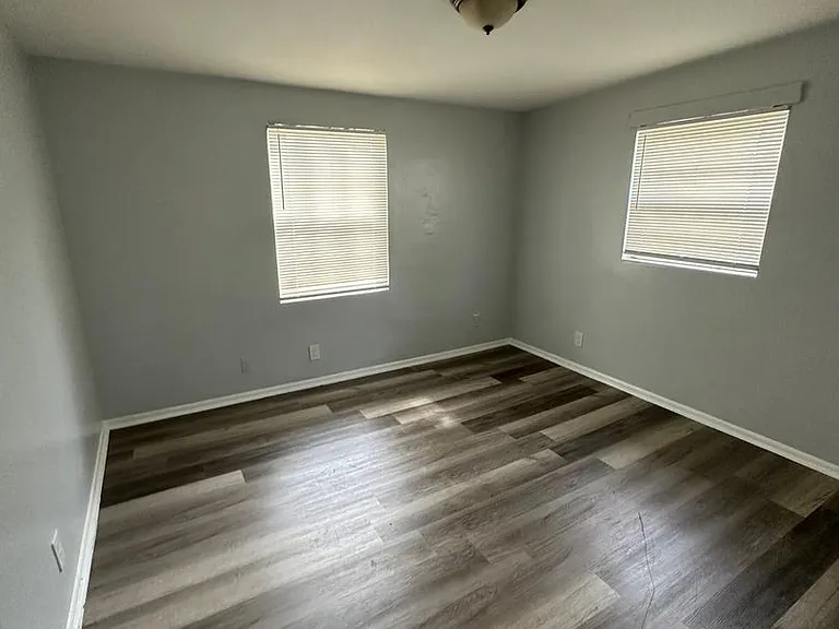 3805 Fairfax St — Photo 2