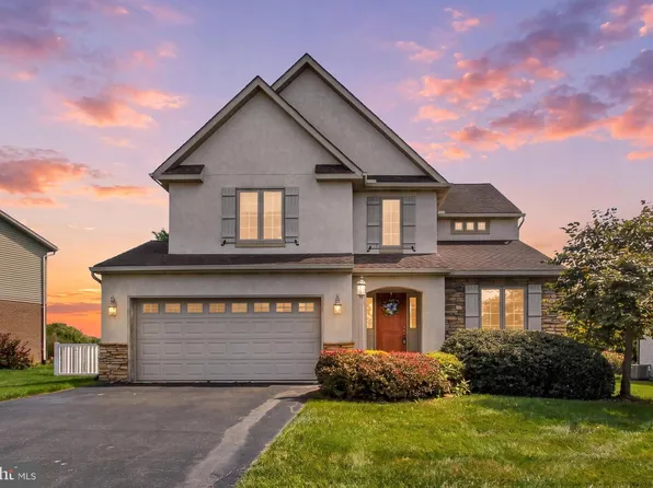 891 Solarlight Dr, York, PA 17402
