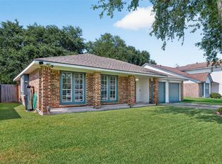 10911 Pecan Dr, La Porte, TX 77571