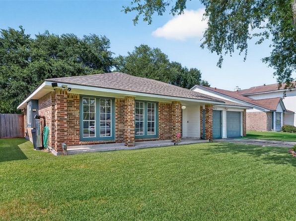 10911 Pecan Dr