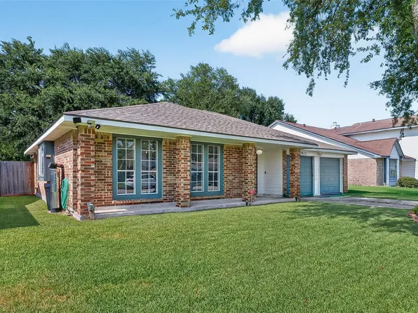 10911 Pecan Dr, La Porte, TX 77571