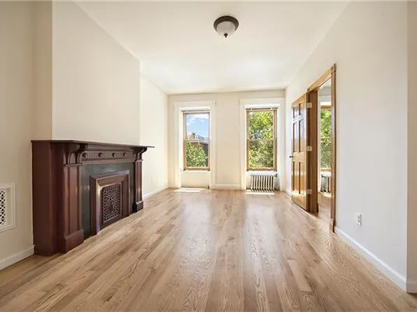 521 Macon Street image 1 of 5