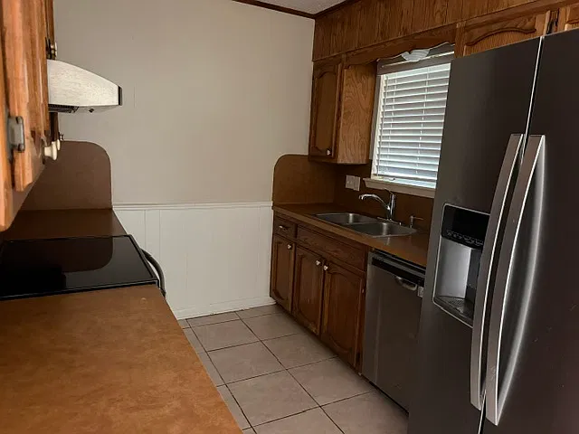 3 bed, 1.5 bath, 1049 sqft, $1,500 — Photo 4