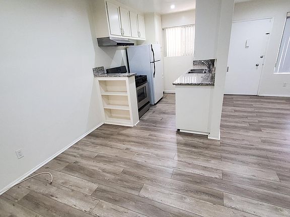 2nd image of 1814 Grismer Ave #D