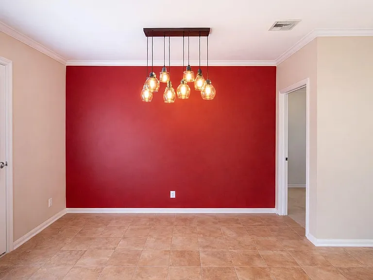 418 Price Dr — Photo 5