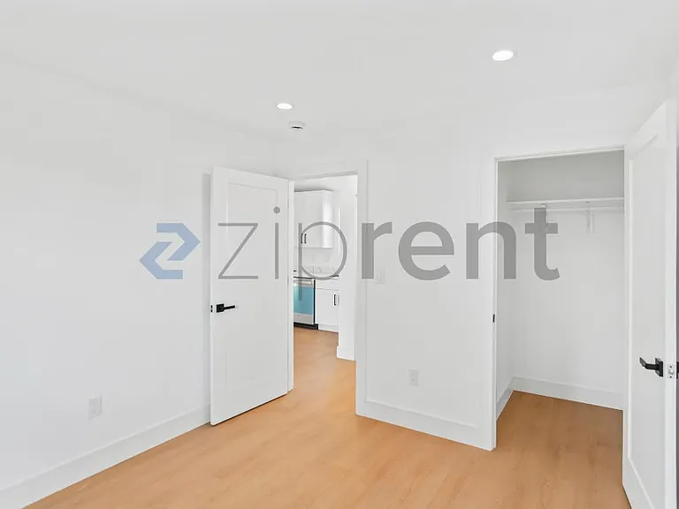 374 S 21st St #2 — Photo 20