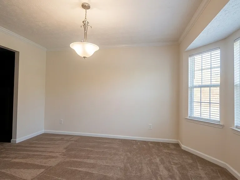 228 Solomon Dr — Photo 14