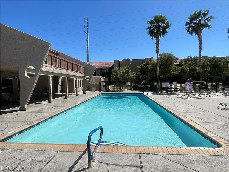 5350 River Glen Dr #306 — Photo 10