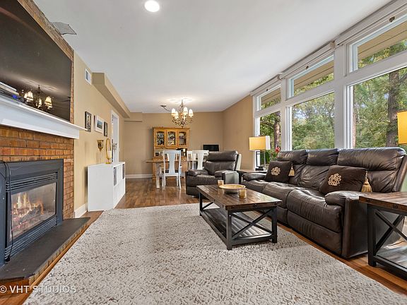 4th image of 9308 W 122nd St