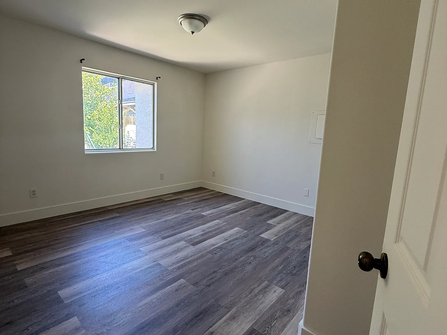 3 bed, 1350 sqft, $1,590 — Photo 4