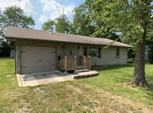 105 S Busch Ave, Mountain Grove, MO 65711