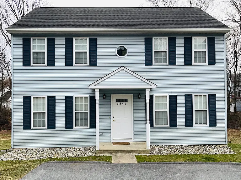 8346 Lincoln Dr — Photo 1