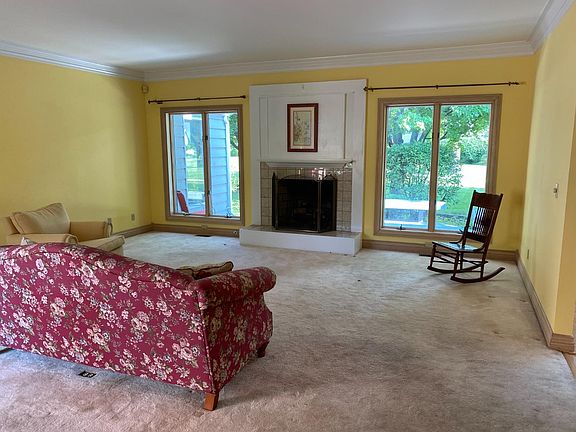 4th image of 3719 Chimney Hill Dr