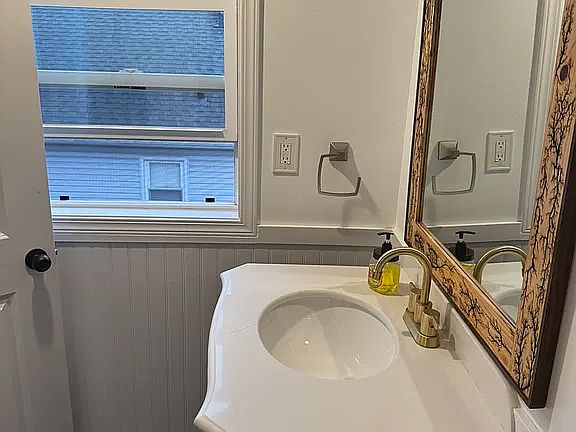 423 Leroy St Apt 2, photo 12