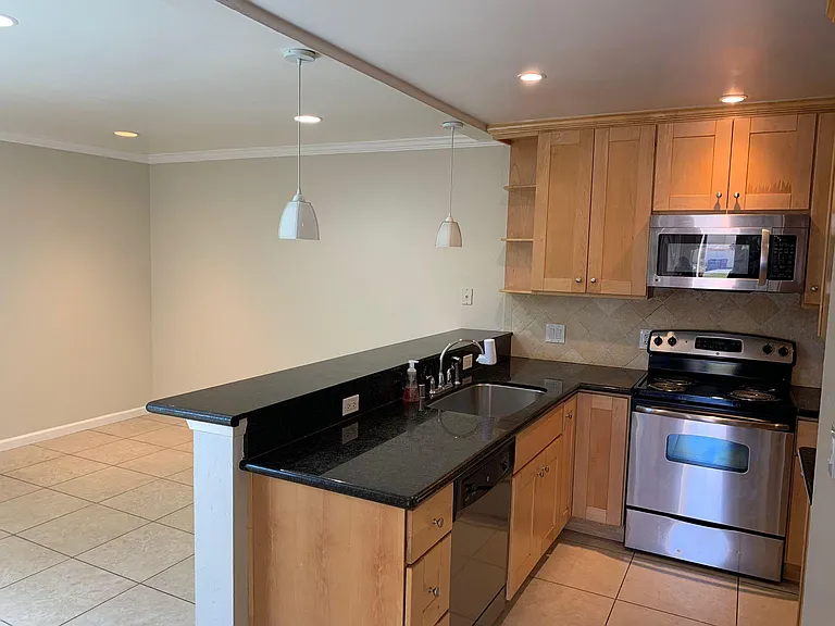 156 Belwood Ct — Photo 10