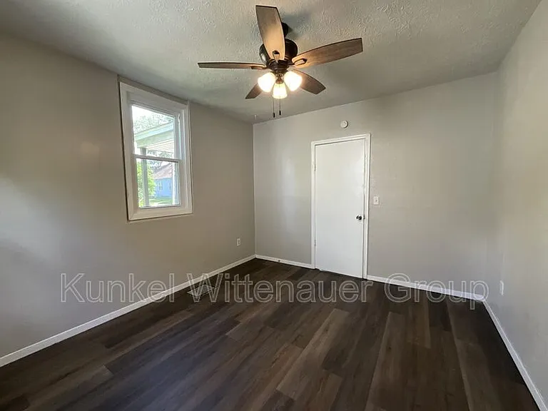 413 N Center St — Photo 10