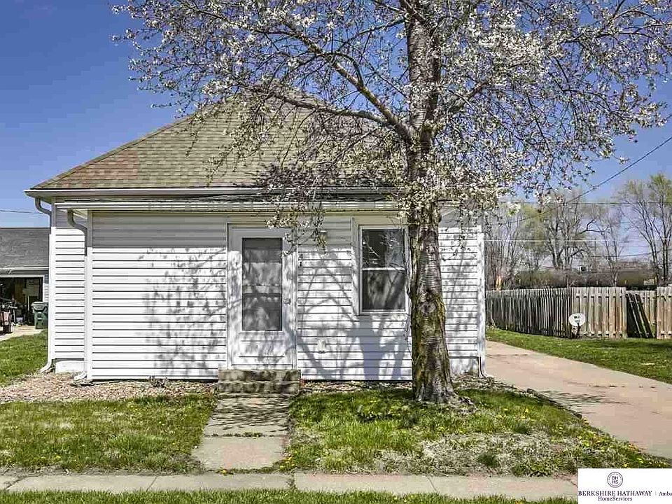 1st image of 412 E Gardiner St