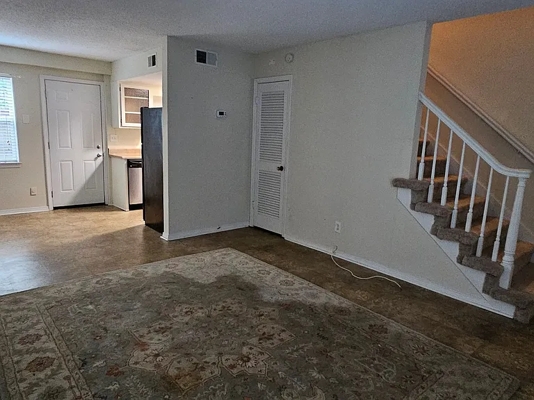 110 Du Rhu Dr #F — Photo 3