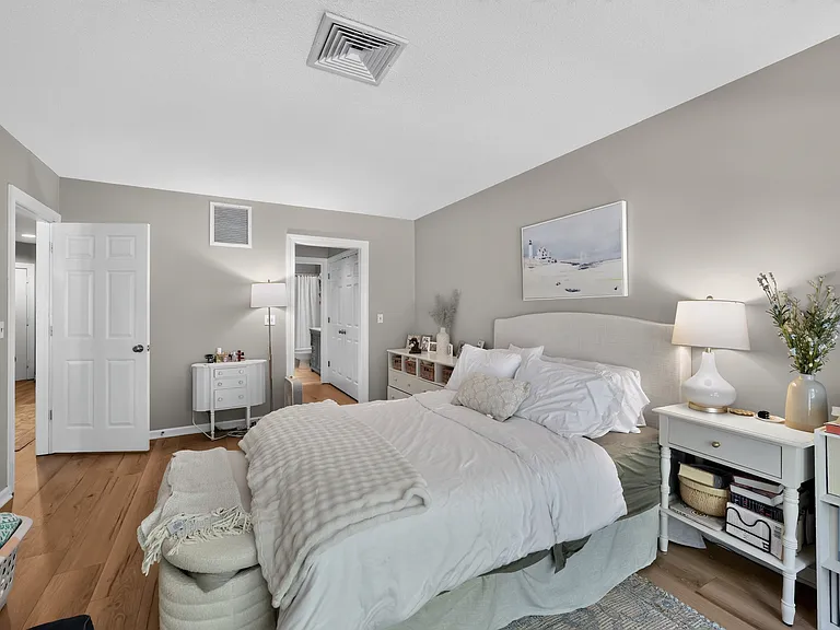 15 Highland St #108 — Photo 5