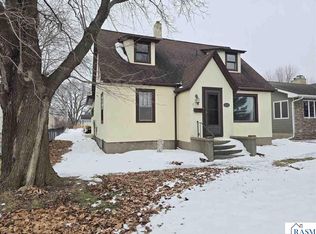 912 S Broadway St, New Ulm, MN 56073