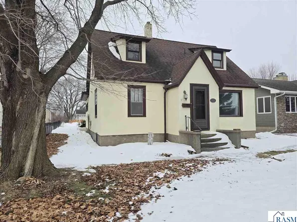 912 S Broadway St, New Ulm, MN 56073