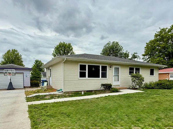 933 Greenfield Ave, Waverly, IA 50677