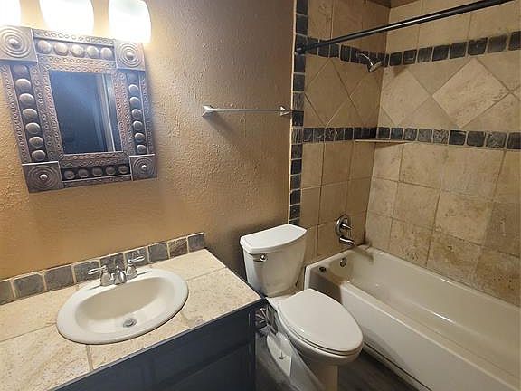 4th image of 501 Mountain Laurel Dr