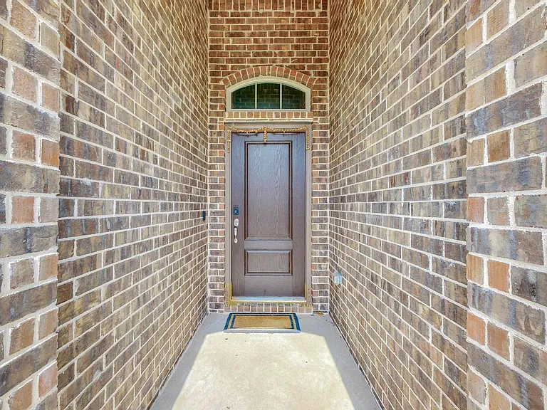 9826 Polk St — Photo 3