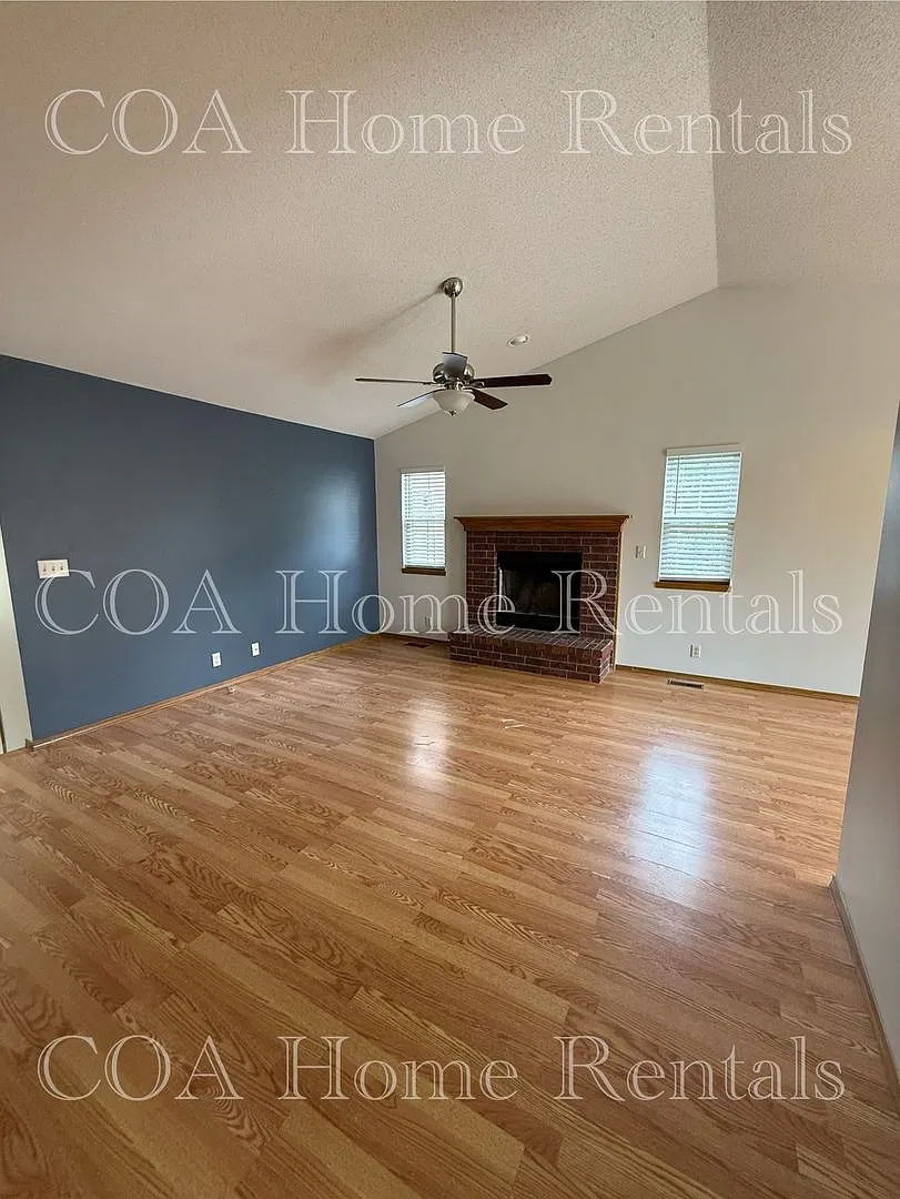 Great West Side Location — Photo 4