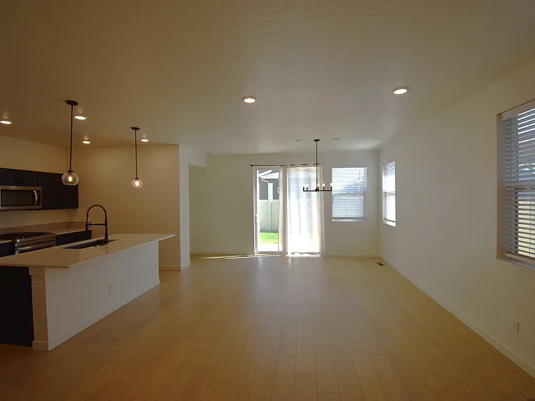 660 W Briaridge Dr — Photo 9