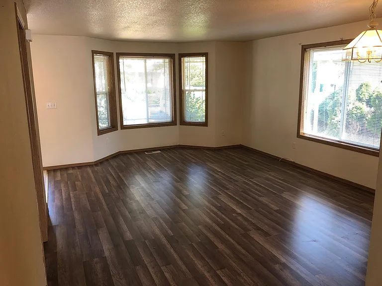 2912 NE Delancey Ct — Photo 12