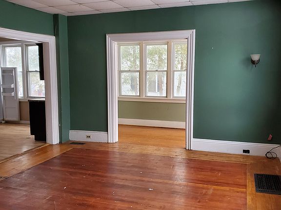3rd image of 311 S Mears Ave