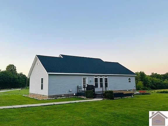 3rd image of 2690 Wickliffe Rd