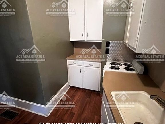 3rd image of 1019 W Rowan St #10193