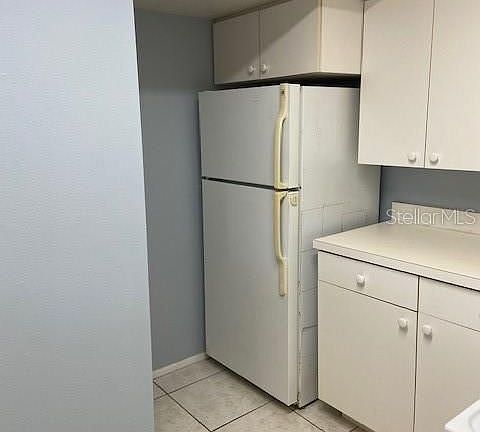 4th image of 2121 Wood St #227