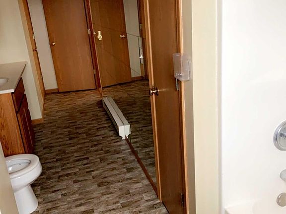 Other end of long bathroom.