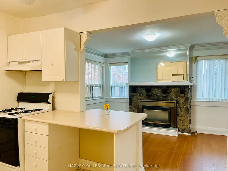218 Heath St W #2 — Photo 6