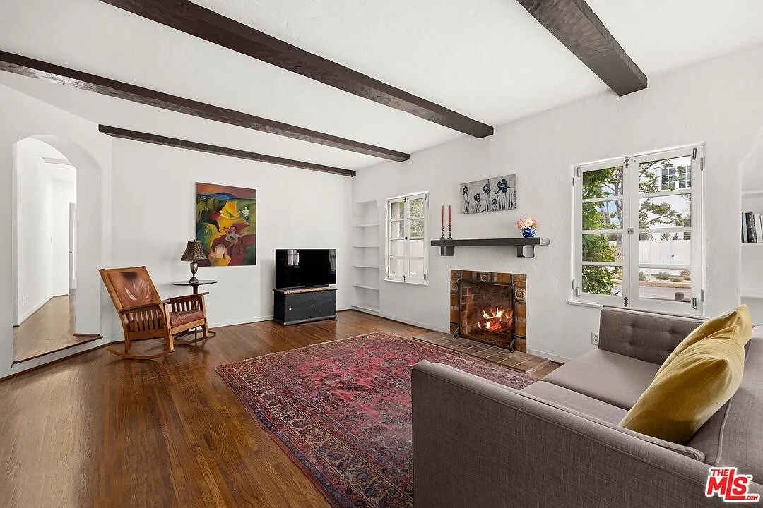 3 bed, 2.5 bath, 1702 sqft, $8,500 — Photo 4