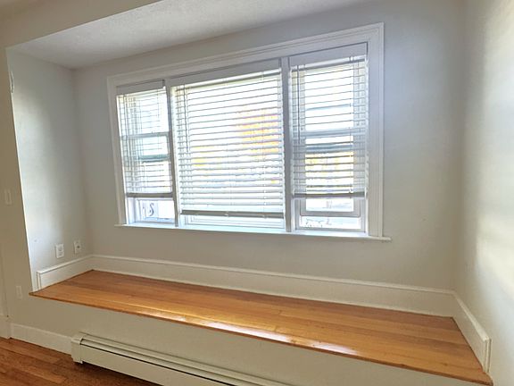 4th image of 579 Hancock St #1L