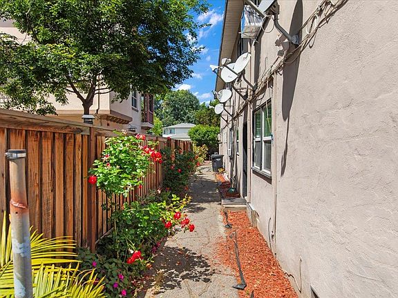5th image of N Fair Oaks Ave