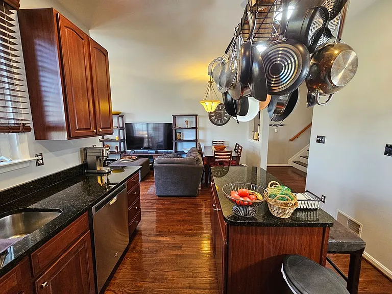 1201 Cambria Ter NE — Photo 10