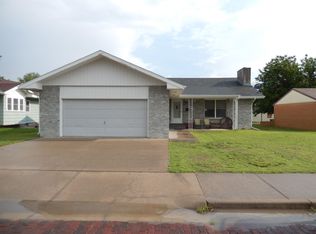 205 W 11th St, Ellis, KS 67637